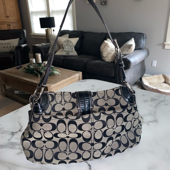 Coach bag with wristlet - Picture 3 of 6